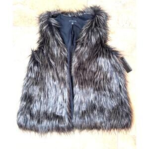 NWT Women's Signature Studio Faux Fur Sleeveless Vest Large Dark Chocolate